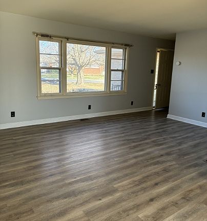 3rd image of 3429 Leland Cir