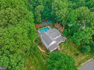 1225 Shaker Dr, Herndon, VA 20170