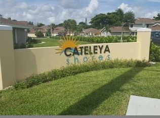 104 E Tiffany Dr APT 2, Mangonia Park, FL 33407