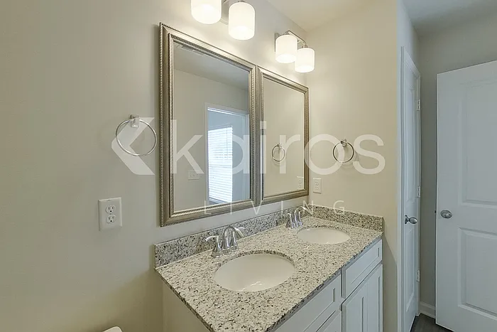 2579 Banyon Cir — Photo 13
