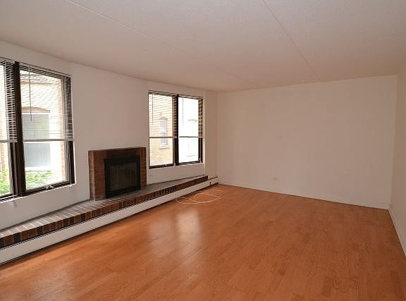 5th image of 622 W Wellington Ave #M04r
