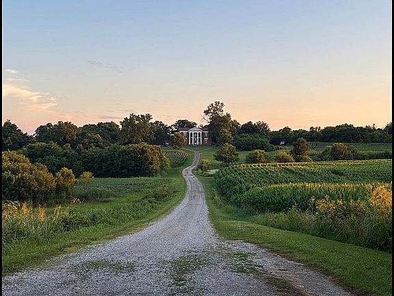 5th image of 4392 Lexington Rd