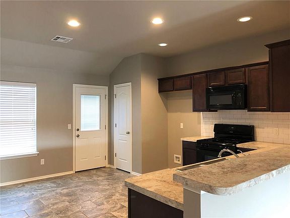 3rd image of 2704 Demotte Dr