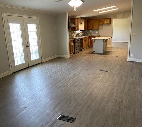 5th image of 427 Saint Henry Dr #3