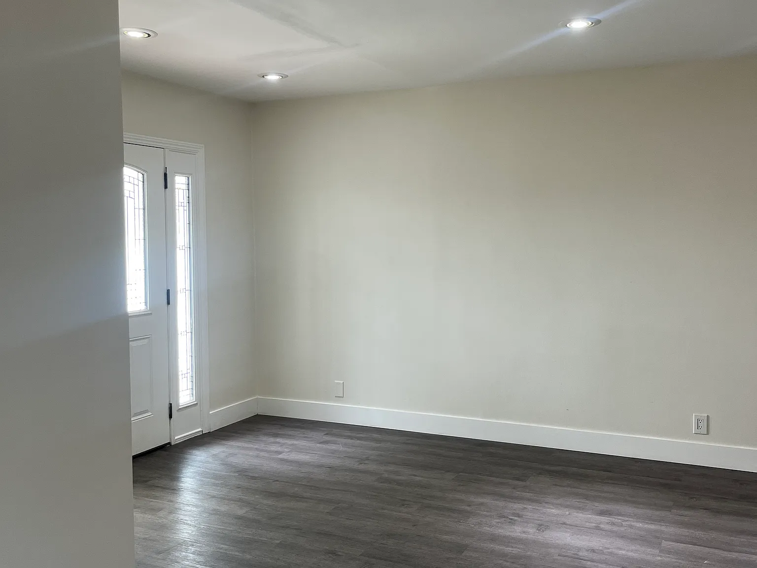 3 bed, 1296 sqft, $3,200 — Photo 2