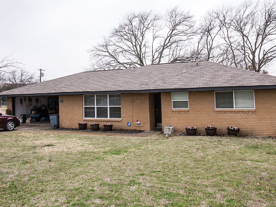 1st image of 205 Parks Dr