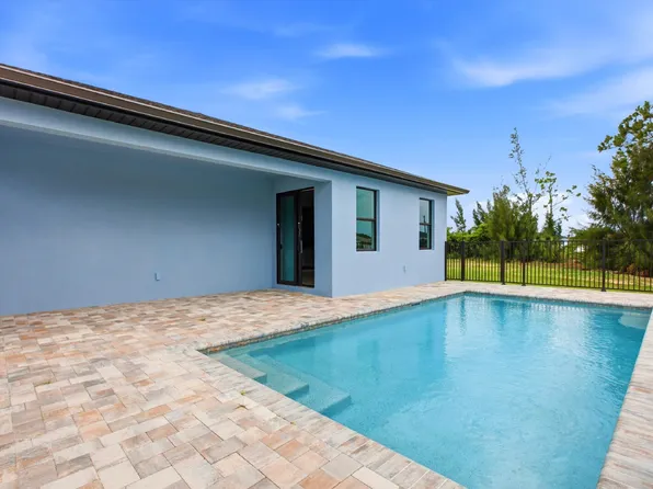3518 NE 21st Pl, Cape Coral, FL 33909