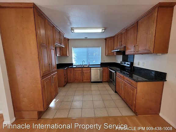 2nd image of 2421 S Hope Pl