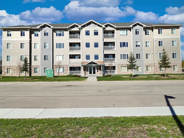 5202 49th St, Cold Lake, AB