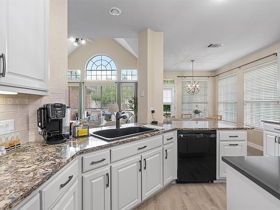 3rd image of 9500 Corbe Dr