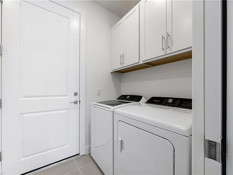 19226 Hinkley Dr — Photo 34