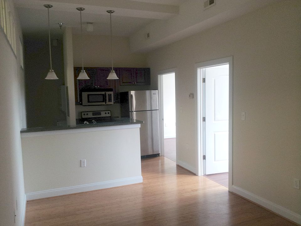 1st image of 1414 W Marshall St #U306