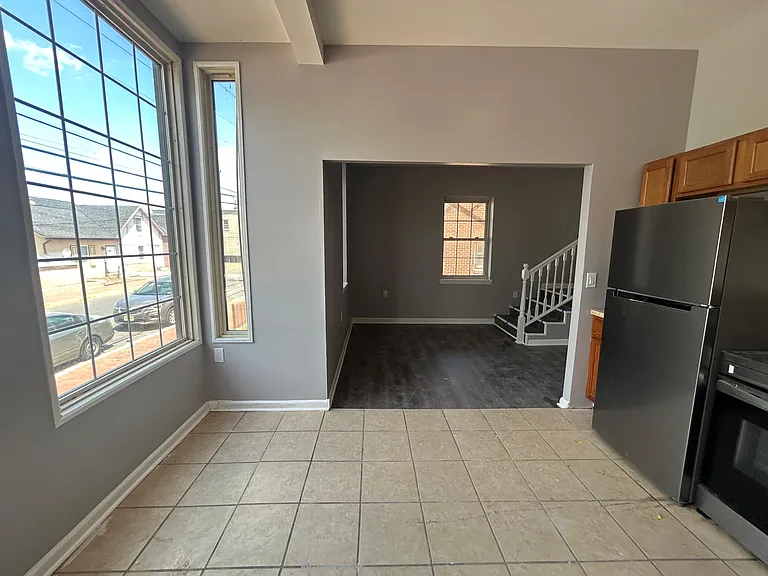 26 Library St #1A — Photo 2