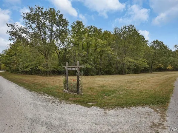 55 Rustic Lodge Ln, Defiance, MO 63341