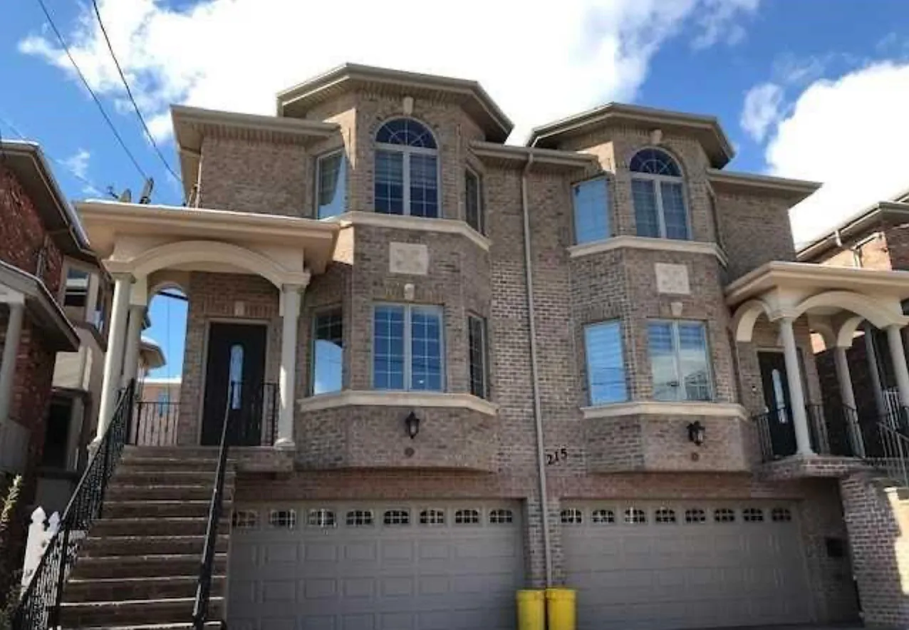 4 bed, 3.5 bath, $5,200 — Photo 1