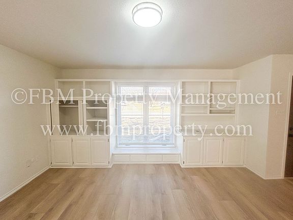 4th image of 3016 Oakridge Dr