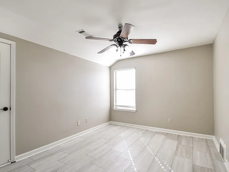 480 Green Willow Cv — Photo 15