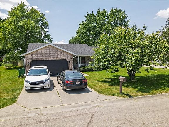 2nd image of 3244 Magnolia Dr
