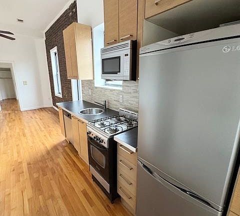 3rd image of 163 Baldwin Ave APT 7