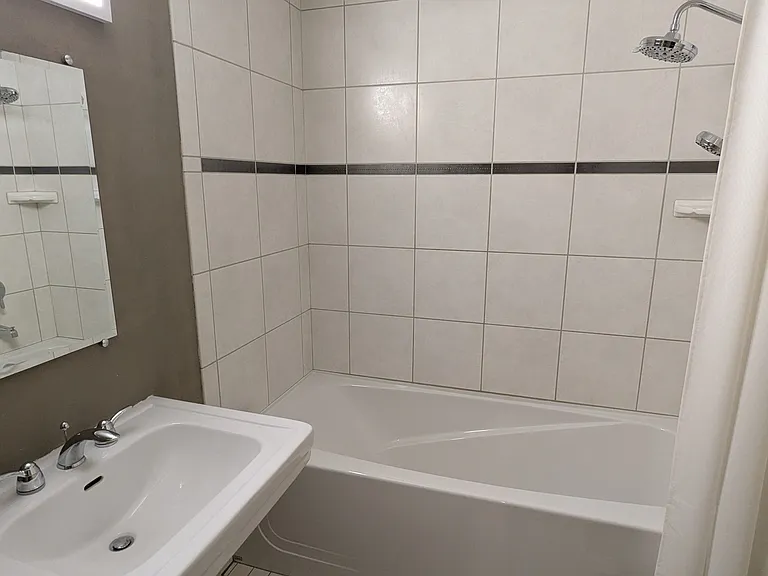 2500 Walnut St #111 — Photo 25