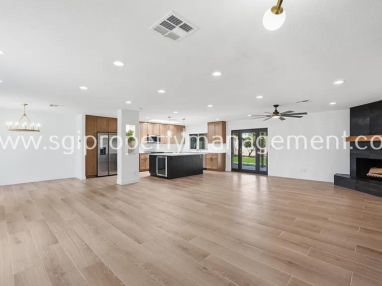 5040 E Columbine Dr — Photo 8