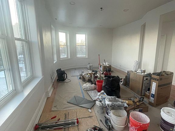 5th image of 2350 W Charleston St #3S
