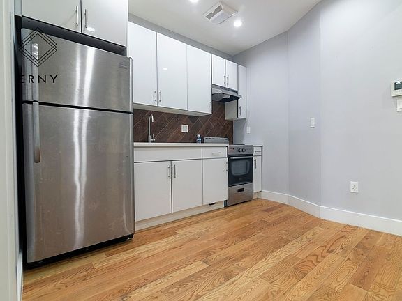 4th image of 971A Lafayette Ave #2B