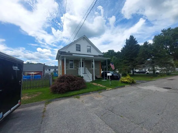 58 Argonne St, Johnston, RI 02919