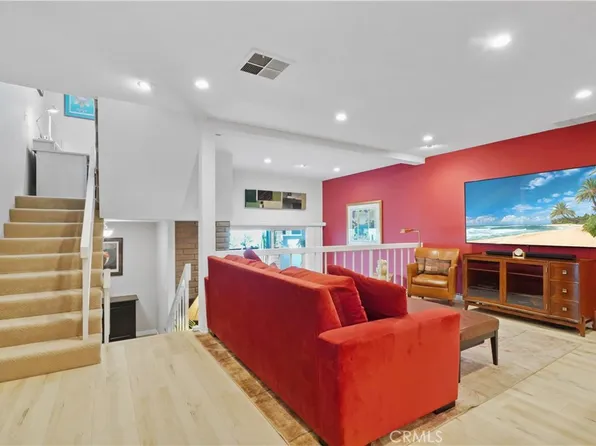 11912 Riverside Dr Unit 19, Valley Village, CA 91607