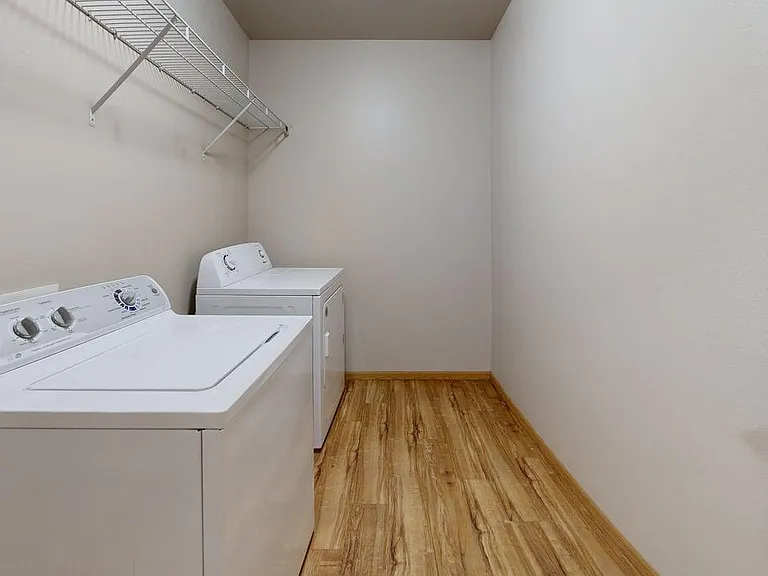 Roosevelt West Apartments — Photo 13