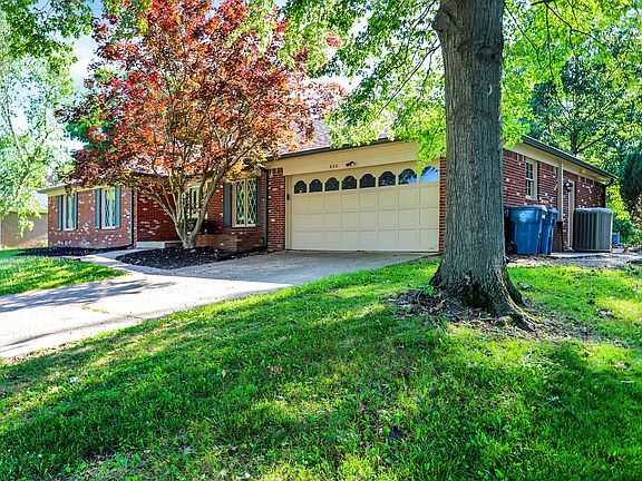 2nd image of 820 Fernwood Ct