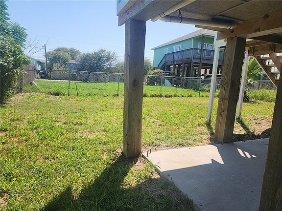 3rd image of 225 Courtland Dr