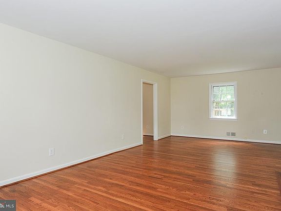 5th image of 5733 Buckhaven Ct