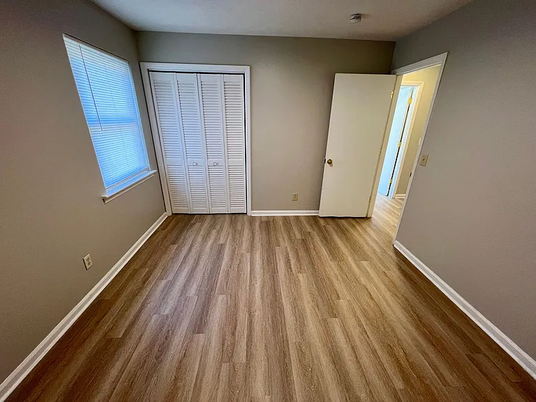 1649B S Beltline Blvd — Photo 12