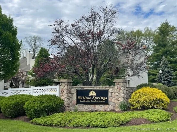 272 Willow Springs #272, New Milford, CT 06776