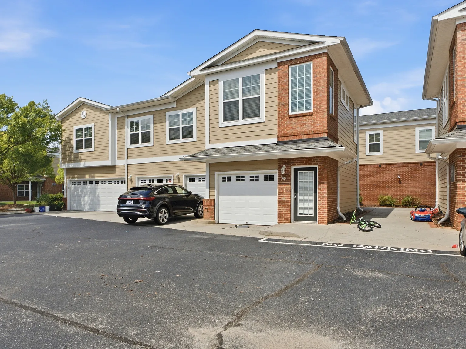 3 bed, 1665 sqft, $1,950 — Photo 2