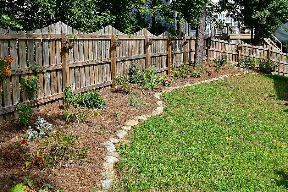 2nd image of 5904 Lacebark Ln