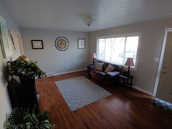 2nd image of 480 Tendoy Dr