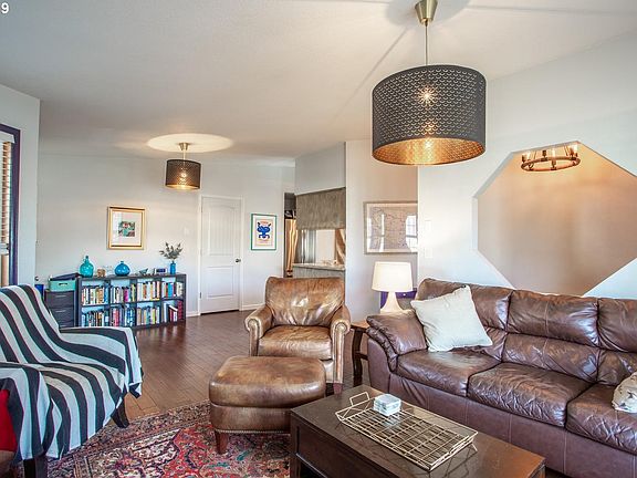 5th image of 8404 NE Starflower Ct
