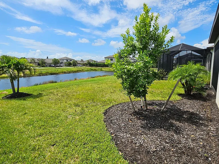 15285 Shady Palms Ln — Photo 36