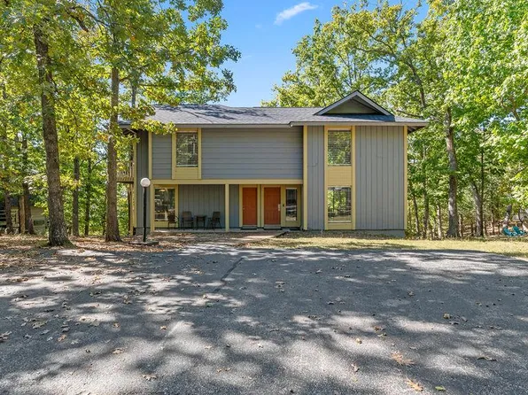 35 Walkers Cay Dr, Osage Beach, MO 65065