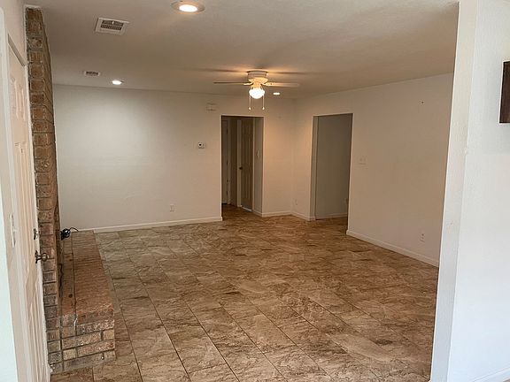 3rd image of 1548 E 52nd St
