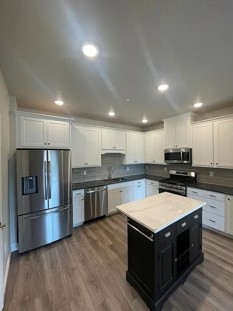 2 bed, 884 sqft, $2,275 — Photo 4