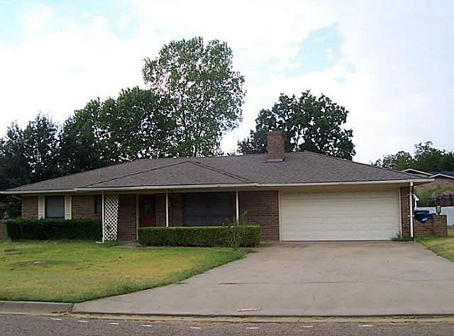 1st image of 204 Bluebonnet Trl