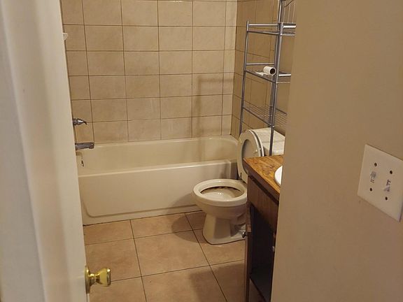 4th image of 11606 Valencia Dr #A