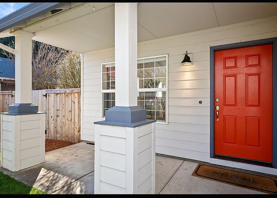 1st image of 15506 NE 13th Way