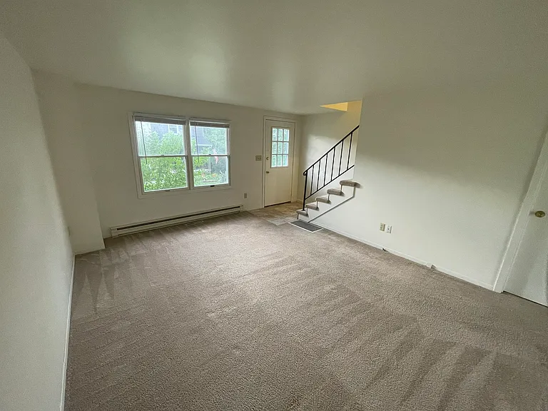 435 Cedarcrest Dr — Photo 9