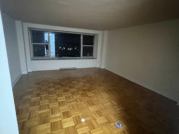 4th image of 67-00 192nd St #123