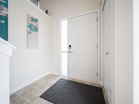 2nd image of 100 N Bruin Bay