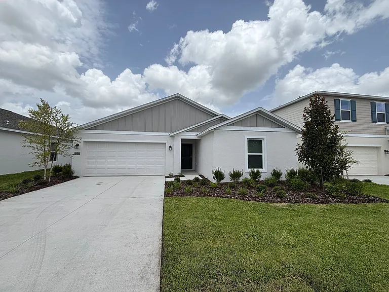1318 Belle Isle Ln — Photo 1